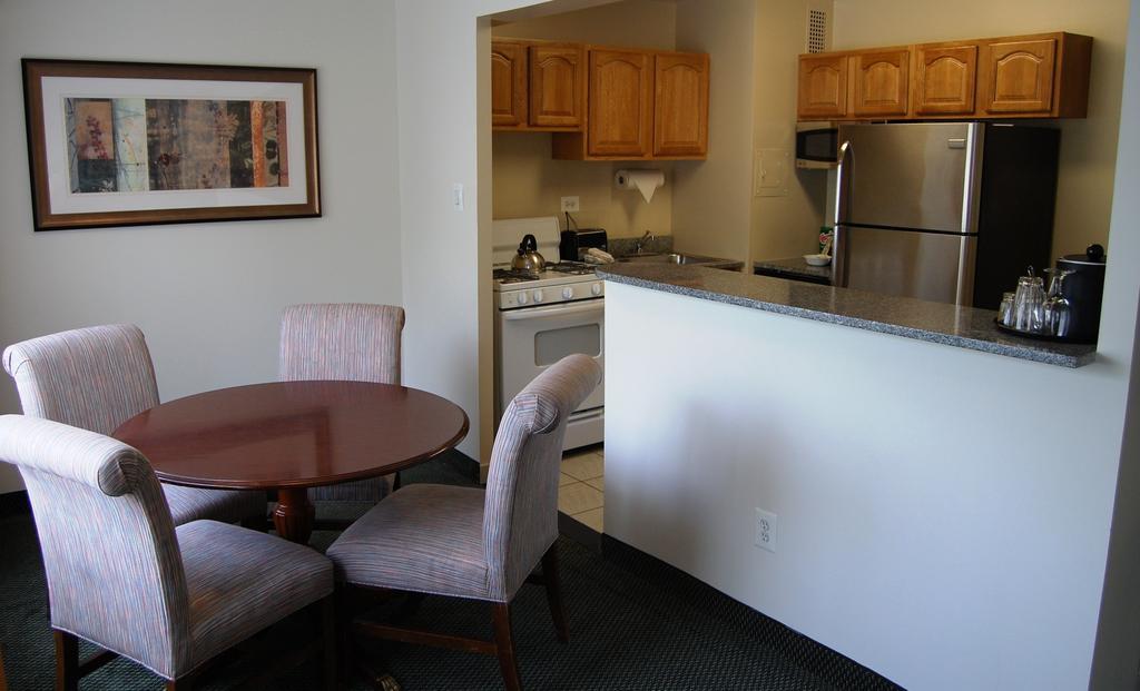 Washington Suites Alexandria Pokoj fotografie